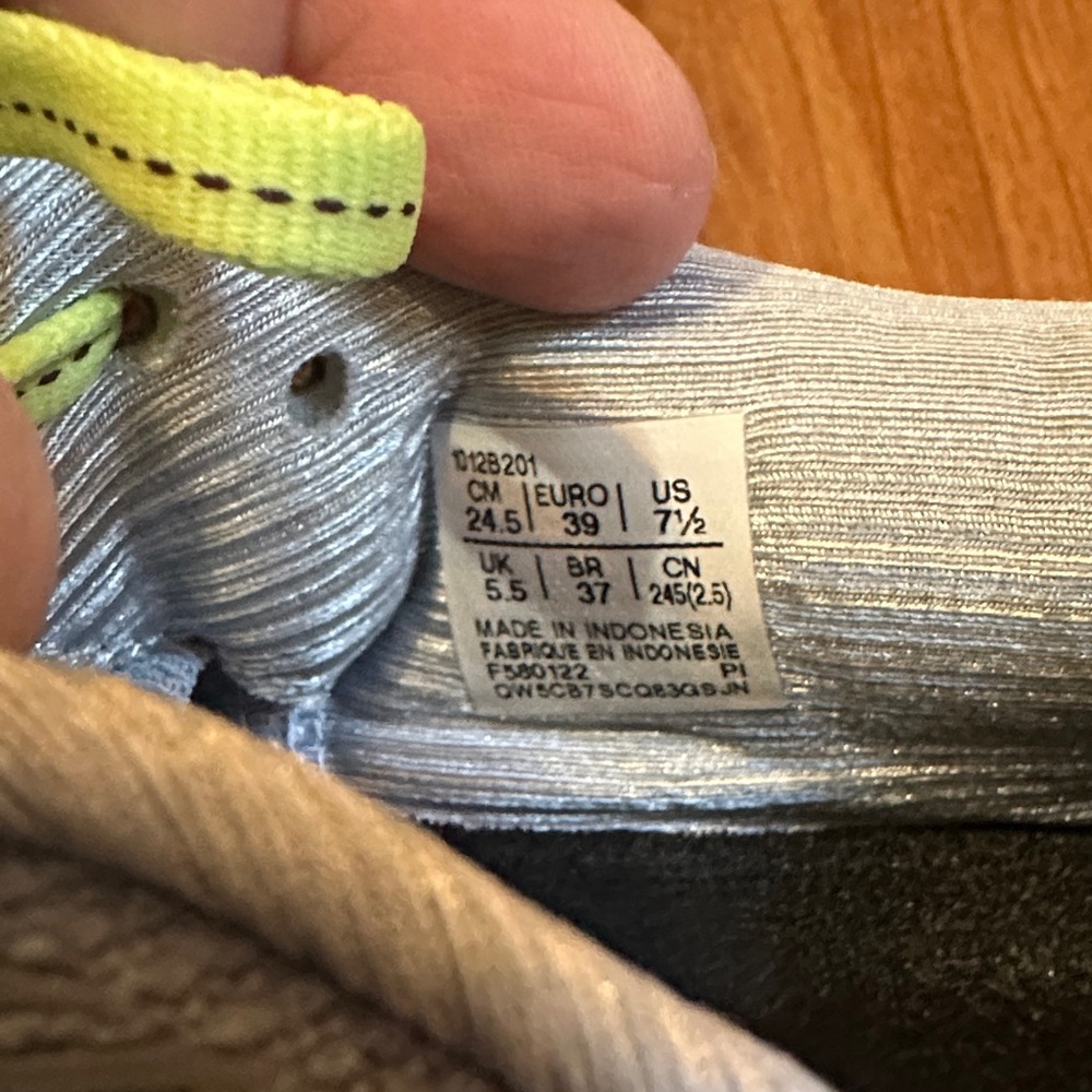 Adidas Women’s Grey and Green Sneakers Size 7 1/2 - Picture 5 of 6